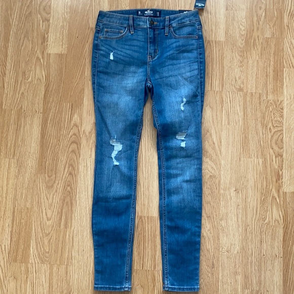 NWT Hollister Mid-rise super skinny jeans - Picture 2 of 4